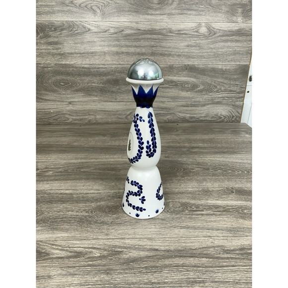 Clase Azul Reposado Tequila White And Blue Empty Bottle 750ML With Cap - Picture 4 of 8